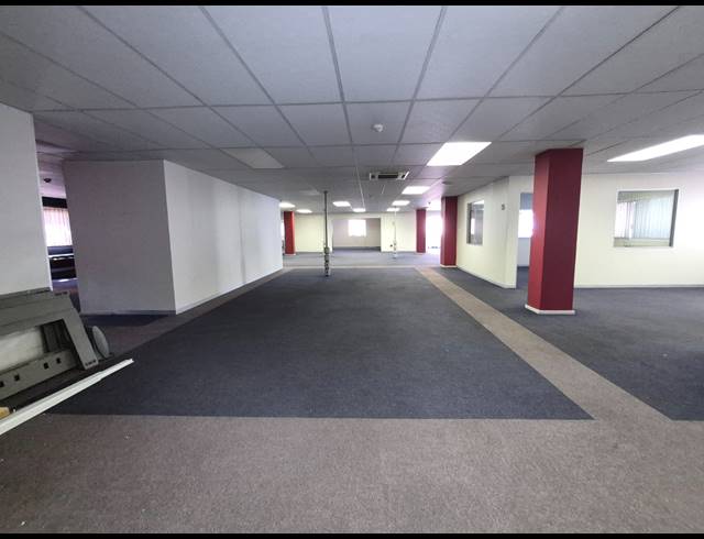 1,669M² OFFICE FOR SALE IN SUNNINGHILL